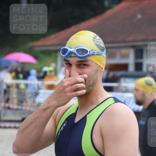 04.08.2024 - OstseeMan Strokosch-Dieckow http://msf.ph/oto/6680246 04.08.2024 06:49:45 Bevor dem Schwimmen  meine-sportfotos.de