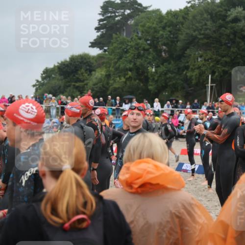 04.08.2024 - OstseeMan H.Heesch http://msf.ph/oto/6710653 04.08.2024 06:40:21 Bevor dem Schwimmen  meine-sportfotos.de