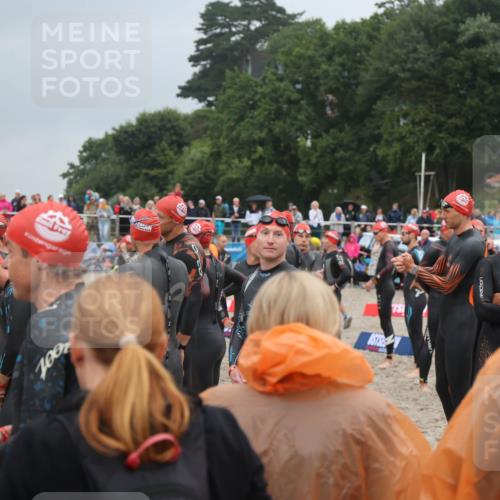 04.08.2024 - OstseeMan H.Heesch http://msf.ph/oto/6710655 04.08.2024 06:40:21 Bevor dem Schwimmen  meine-sportfotos.de