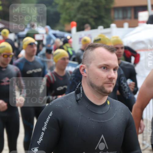 04.08.2024 - OstseeMan H.Heesch http://msf.ph/oto/6710670 04.08.2024 06:48:43 Bevor dem Schwimmen  meine-sportfotos.de