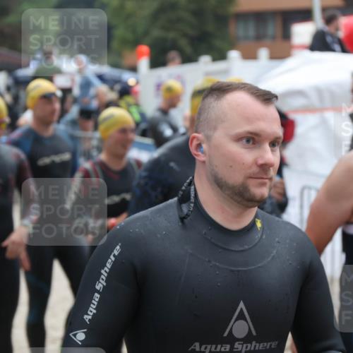 04.08.2024 - OstseeMan H.Heesch http://msf.ph/oto/6710672 04.08.2024 06:48:43 Bevor dem Schwimmen  meine-sportfotos.de