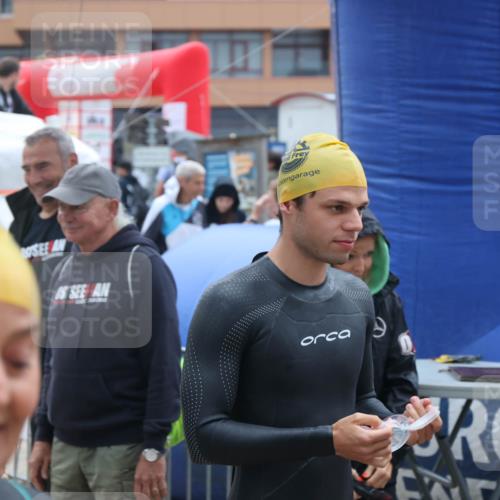 04.08.2024 - OstseeMan H.Heesch http://msf.ph/oto/6710673 04.08.2024 06:48:47 Bevor dem Schwimmen  meine-sportfotos.de