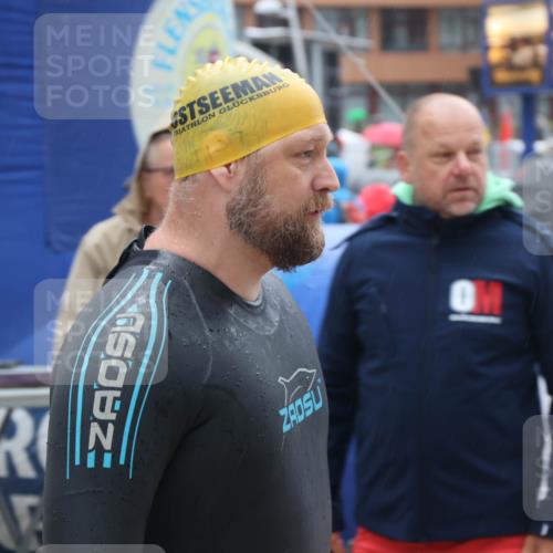 04.08.2024 - OstseeMan H.Heesch http://msf.ph/oto/6710677 04.08.2024 06:48:52 Bevor dem Schwimmen  meine-sportfotos.de