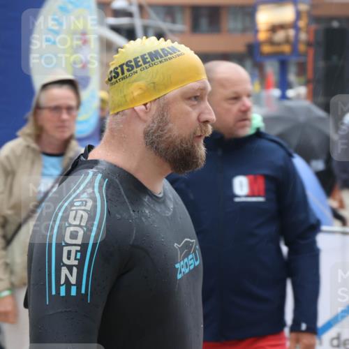 04.08.2024 - OstseeMan H.Heesch http://msf.ph/oto/6710679 04.08.2024 06:48:52 Bevor dem Schwimmen  meine-sportfotos.de