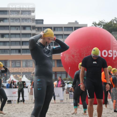 04.08.2024 - OstseeMan H.Heesch http://msf.ph/oto/6710698 04.08.2024 06:49:46 Bevor dem Schwimmen  meine-sportfotos.de