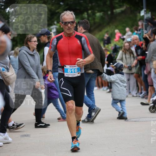 04.08.2024 - OstseeMan H.Heesch http://msf.ph/oto/6723602 04.08.2024 14:45:50 Laufen 128, 649, 680, 816, 817, 1119, 1125, 1262 meine-sportfotos.de