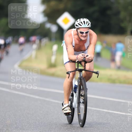 04.08.2024 - OstseeMan Fuchs,  Jonas http://msf.ph/oto/6729826 04.08.2024 10:54:31 Radfahren 436, 502, 594, 636, 652, 682, 717, 721, 745, 784, 790, 798, 867, 1132, 1137 meine-sportfotos.de