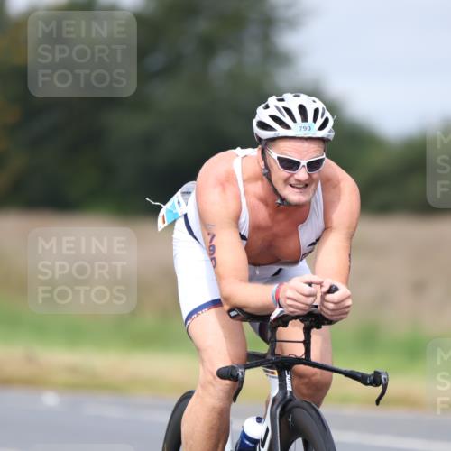 04.08.2024 - OstseeMan Fuchs,  Jonas http://msf.ph/oto/6729833 04.08.2024 10:54:32 Radfahren 436, 502, 594, 636, 652, 682, 717, 721, 745, 784, 790, 798, 867, 1132, 1137 meine-sportfotos.de
