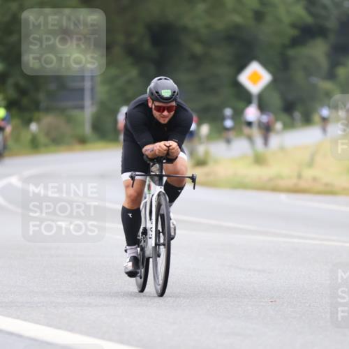 04.08.2024 - OstseeMan Fuchs,  Jonas http://msf.ph/oto/6736357 04.08.2024 11:13:02 Radfahren 27, 201, 206, 642, 680, 692, 739, 831, 838, 1134, 1165 meine-sportfotos.de