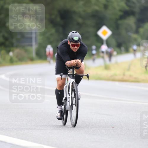 04.08.2024 - OstseeMan Fuchs,  Jonas http://msf.ph/oto/6736360 04.08.2024 11:13:02 Radfahren 27, 201, 206, 642, 680, 692, 739, 831, 838, 1134, 1165 meine-sportfotos.de