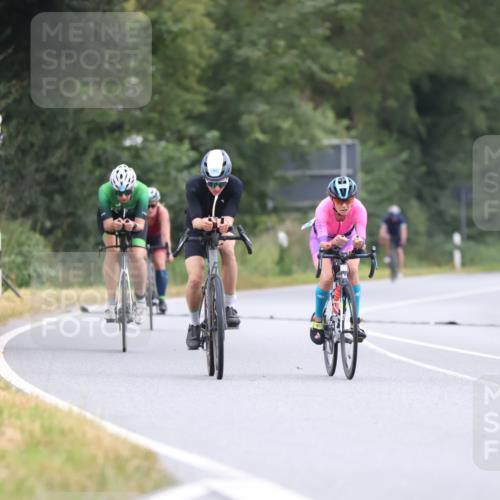 04.08.2024 - OstseeMan Fuchs,  Jonas http://msf.ph/oto/6748578 04.08.2024 12:19:11 Radfahren 284, 378, 465, 552, 574, 651, 749, 786, 953, 1137, 1180 meine-sportfotos.de