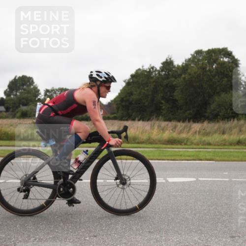 04.08.2024 - OstseeMan Fuchs,  Jonas http://msf.ph/oto/6756668 04.08.2024 12:19:16 Radfahren 284, 378, 465, 552, 574, 651, 749, 786, 953, 1137, 1180 meine-sportfotos.de