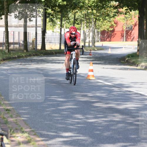 11.08.2024 - GEWOBA Citytriathlon Bremen H.Heesch http://msf.ph/oto/6767709 11.08.2024 10:19:04 Radfahren 1, 82, 85, 96 meine-sportfotos.de