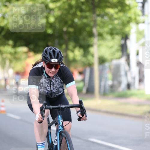 11.08.2024 - GEWOBA Citytriathlon Bremen H.Heesch http://msf.ph/oto/6767770 11.08.2024 10:38:25 Radfahren 3, 4, 11, 29, 43, 52, 58, 95 meine-sportfotos.de