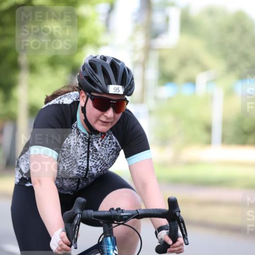 11.08.2024 - GEWOBA Citytriathlon Bremen H.Heesch http://msf.ph/oto/6767778 11.08.2024 10:38:25 Radfahren 3, 4, 11, 29, 43, 52, 58, 95 meine-sportfotos.de