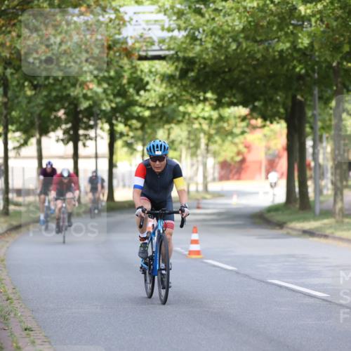 11.08.2024 - GEWOBA Citytriathlon Bremen H.Heesch http://msf.ph/oto/6767780 11.08.2024 10:38:29 Radfahren 3, 4, 11, 29, 43, 58, 95 meine-sportfotos.de