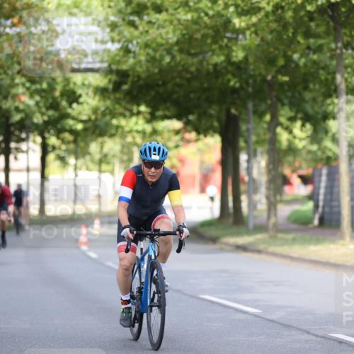 11.08.2024 - GEWOBA Citytriathlon Bremen H.Heesch http://msf.ph/oto/6767791 11.08.2024 10:38:29 Radfahren 3, 4, 11, 29, 43, 58, 95 meine-sportfotos.de