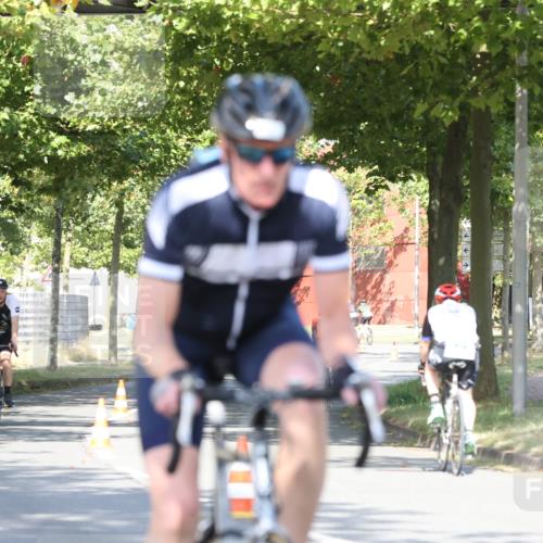 11.08.2024 - GEWOBA Citytriathlon Bremen H.Heesch http://msf.ph/oto/6767825 11.08.2024 10:21:12 Radfahren 4, 9, 30, 31, 58, 71, 75, 87, 99 meine-sportfotos.de