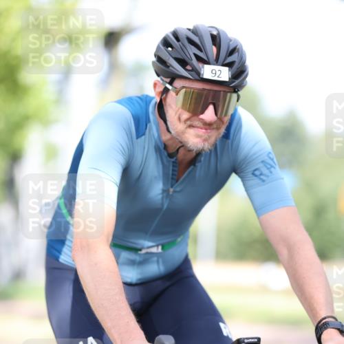 11.08.2024 - GEWOBA Citytriathlon Bremen H.Heesch http://msf.ph/oto/6767987 11.08.2024 10:39:24 Radfahren 78, 92 meine-sportfotos.de
