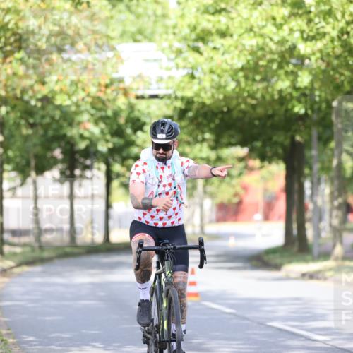 11.08.2024 - GEWOBA Citytriathlon Bremen H.Heesch http://msf.ph/oto/6768006 11.08.2024 10:39:38 Radfahren 78, 99 meine-sportfotos.de