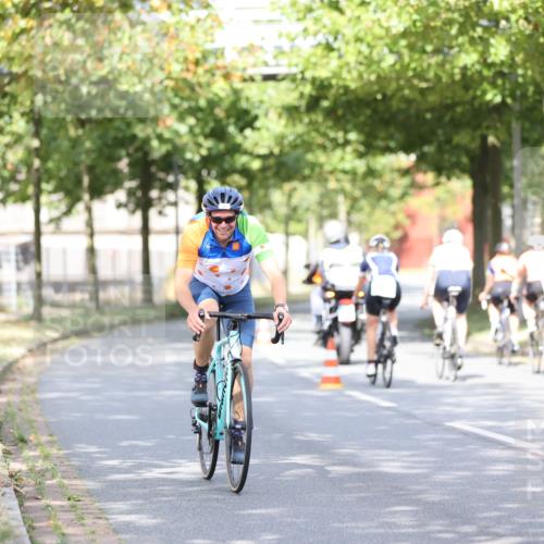 11.08.2024 - GEWOBA Citytriathlon Bremen H.Heesch http://msf.ph/oto/6768032 11.08.2024 10:40:08 Radfahren 33, 87 meine-sportfotos.de