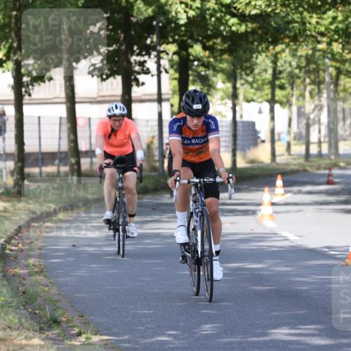 11.08.2024 - GEWOBA Citytriathlon Bremen H.Heesch http://msf.ph/oto/6768080 11.08.2024 10:21:55 Radfahren 29, 42, 64, 69, 77, 98, 106, 109 meine-sportfotos.de