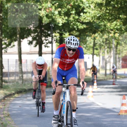 11.08.2024 - GEWOBA Citytriathlon Bremen H.Heesch http://msf.ph/oto/6768172 11.08.2024 10:22:42 Radfahren 26, 47, 48, 55, 94, 102 meine-sportfotos.de