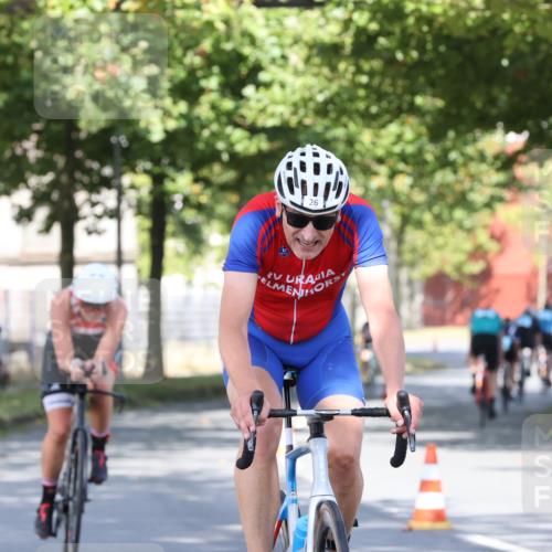 11.08.2024 - GEWOBA Citytriathlon Bremen H.Heesch http://msf.ph/oto/6768177 11.08.2024 10:22:42 Radfahren 26, 47, 48, 55, 94, 102 meine-sportfotos.de