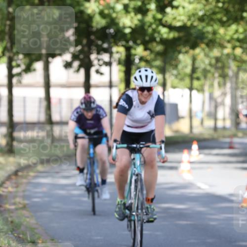 11.08.2024 - GEWOBA Citytriathlon Bremen H.Heesch http://msf.ph/oto/6768217 11.08.2024 10:22:49 Radfahren 26, 47, 48, 94, 102 meine-sportfotos.de