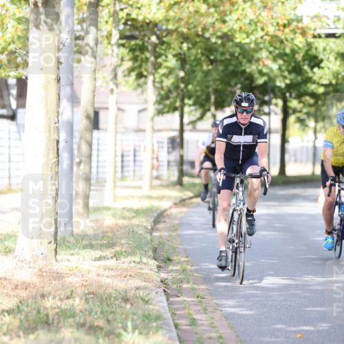 11.08.2024 - GEWOBA Citytriathlon Bremen H.Heesch http://msf.ph/oto/6768227 11.08.2024 10:40:32 Radfahren 9, 26, 27, 38, 42, 64, 66, 71 meine-sportfotos.de