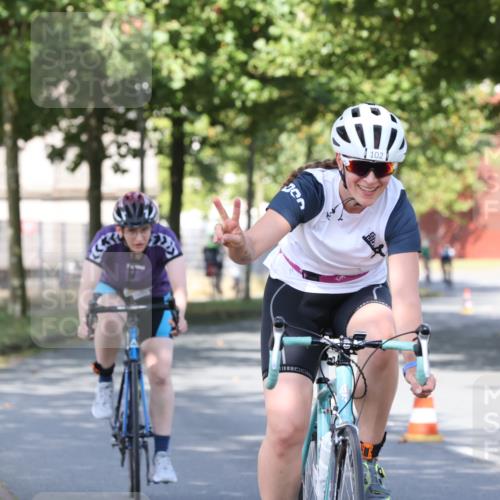11.08.2024 - GEWOBA Citytriathlon Bremen H.Heesch http://msf.ph/oto/6768235 11.08.2024 10:22:50 Radfahren 26, 47, 48, 94, 102 meine-sportfotos.de