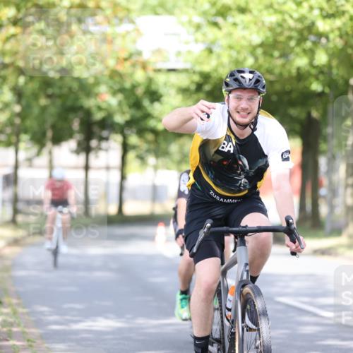 11.08.2024 - GEWOBA Citytriathlon Bremen H.Heesch http://msf.ph/oto/6768271 11.08.2024 10:40:34 Radfahren 9, 26, 27, 38, 42, 55, 64, 66, 71 meine-sportfotos.de