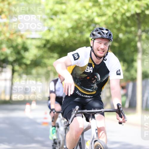 11.08.2024 - GEWOBA Citytriathlon Bremen H.Heesch http://msf.ph/oto/6768279 11.08.2024 10:40:34 Radfahren 9, 26, 27, 38, 42, 55, 64, 66, 71 meine-sportfotos.de