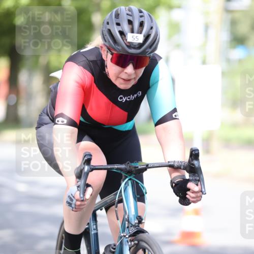 11.08.2024 - GEWOBA Citytriathlon Bremen H.Heesch http://msf.ph/oto/6768354 11.08.2024 10:40:48 Radfahren 32, 49, 55, 69, 80, 98, 109 meine-sportfotos.de