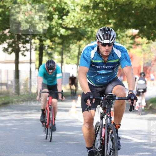 11.08.2024 - GEWOBA Citytriathlon Bremen H.Heesch http://msf.ph/oto/6768365 11.08.2024 10:23:23 Radfahren 15, 35, 38, 49, 66, 84 meine-sportfotos.de