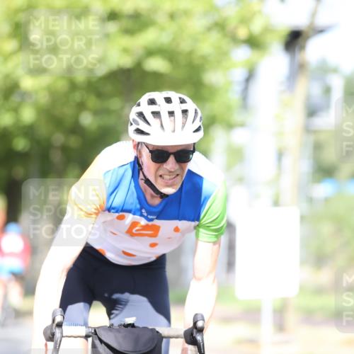 11.08.2024 - GEWOBA Citytriathlon Bremen H.Heesch http://msf.ph/oto/6768379 11.08.2024 10:40:51 Radfahren 32, 49, 55, 69, 80, 98, 109 meine-sportfotos.de