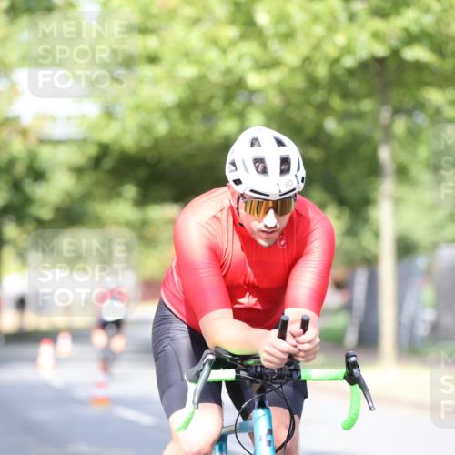 11.08.2024 - GEWOBA Citytriathlon Bremen H.Heesch http://msf.ph/oto/6768390 11.08.2024 10:40:53 Radfahren 32, 49, 55, 69, 80, 98, 109 meine-sportfotos.de