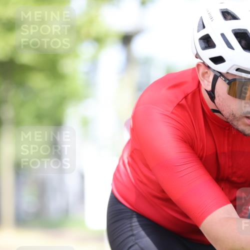 11.08.2024 - GEWOBA Citytriathlon Bremen H.Heesch http://msf.ph/oto/6768405 11.08.2024 10:40:53 Radfahren 32, 49, 55, 69, 80, 98, 109 meine-sportfotos.de