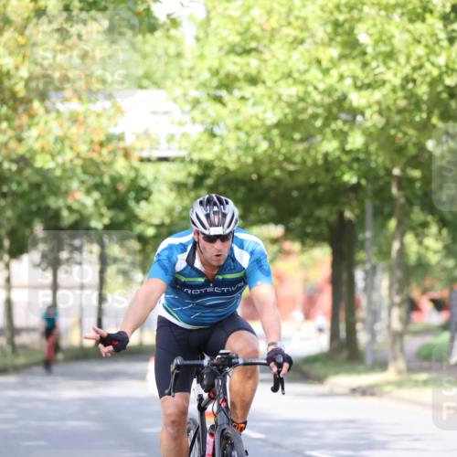 11.08.2024 - GEWOBA Citytriathlon Bremen H.Heesch http://msf.ph/oto/6768580 11.08.2024 10:41:10 Radfahren 15, 34, 69, 84 meine-sportfotos.de