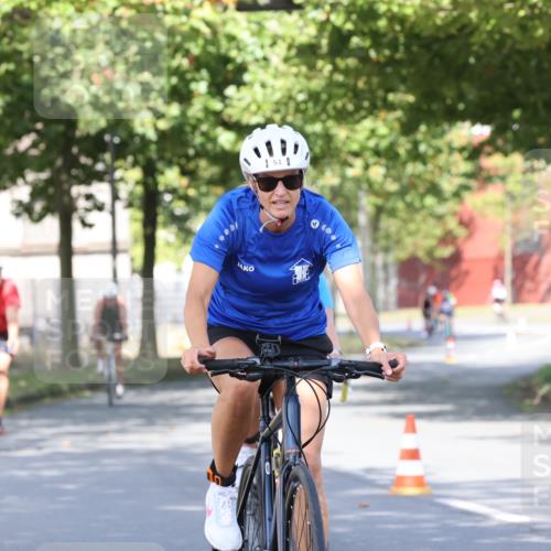 11.08.2024 - GEWOBA Citytriathlon Bremen H.Heesch http://msf.ph/oto/6768654 11.08.2024 10:24:01 Radfahren 17, 21, 23, 37, 44, 50, 51, 70, 101, 116 meine-sportfotos.de