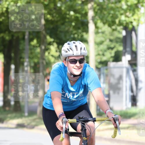 11.08.2024 - GEWOBA Citytriathlon Bremen H.Heesch http://msf.ph/oto/6768674 11.08.2024 10:24:02 Radfahren 17, 21, 23, 33, 37, 44, 50, 51, 70, 101, 116 meine-sportfotos.de
