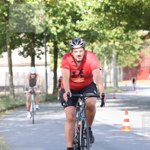 11.08.2024 - GEWOBA Citytriathlon Bremen H.Heesch http://msf.ph/oto/6768693 11.08.2024 10:24:04 Radfahren 17, 21, 23, 33, 37, 44, 50, 51, 70, 80, 101, 116 meine-sportfotos.de