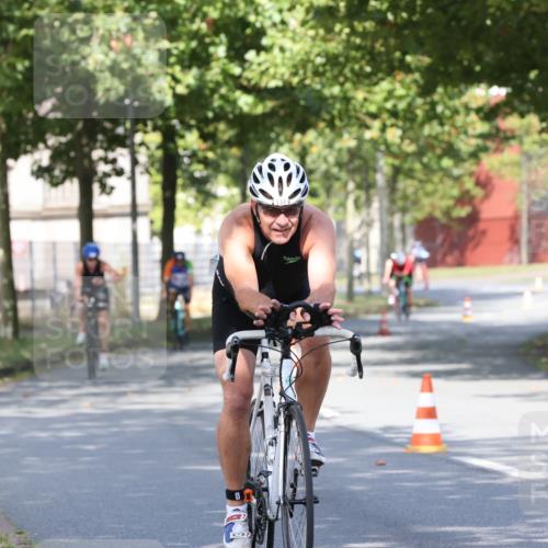 11.08.2024 - GEWOBA Citytriathlon Bremen H.Heesch http://msf.ph/oto/6768730 11.08.2024 10:24:06 Radfahren 23, 33, 37, 44, 50, 51, 70, 80, 101, 116 meine-sportfotos.de