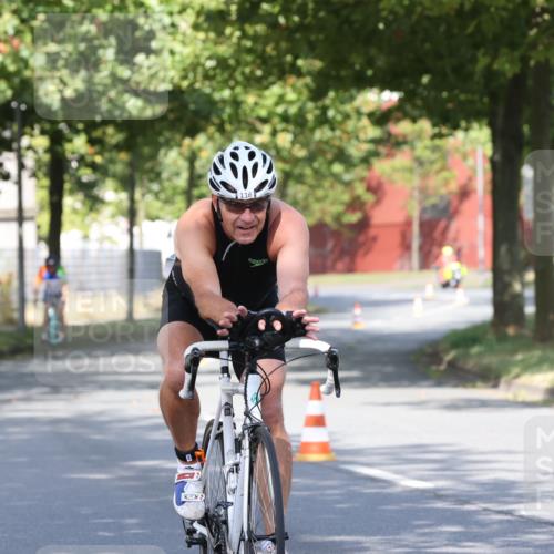 11.08.2024 - GEWOBA Citytriathlon Bremen H.Heesch http://msf.ph/oto/6768741 11.08.2024 10:24:06 Radfahren 23, 33, 37, 44, 50, 51, 70, 80, 101, 116 meine-sportfotos.de