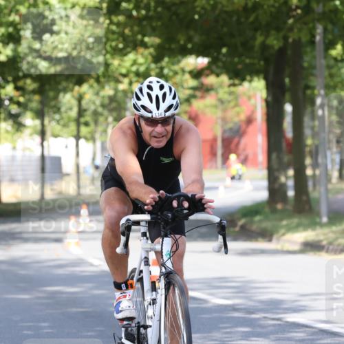 11.08.2024 - GEWOBA Citytriathlon Bremen H.Heesch http://msf.ph/oto/6768749 11.08.2024 10:24:06 Radfahren 23, 33, 37, 44, 50, 51, 70, 80, 101, 116 meine-sportfotos.de