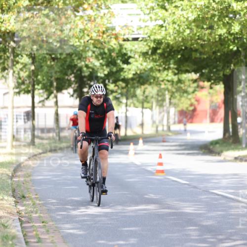 11.08.2024 - GEWOBA Citytriathlon Bremen H.Heesch http://msf.ph/oto/6768796 11.08.2024 10:41:39 Radfahren 7, 35, 47, 102, 110 meine-sportfotos.de