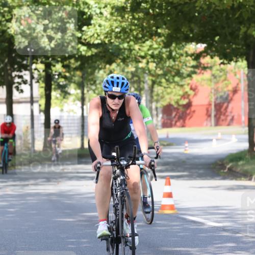 11.08.2024 - GEWOBA Citytriathlon Bremen H.Heesch http://msf.ph/oto/6768800 11.08.2024 10:24:10 Radfahren 23, 33, 37, 44, 51, 80, 101, 116 meine-sportfotos.de