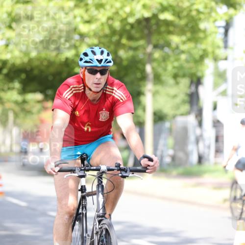 11.08.2024 - GEWOBA Citytriathlon Bremen H.Heesch http://msf.ph/oto/6768882 11.08.2024 10:41:44 Radfahren 7, 35, 47, 102, 110 meine-sportfotos.de
