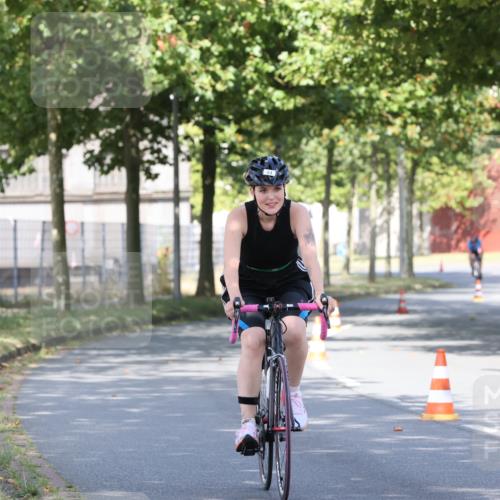 11.08.2024 - GEWOBA Citytriathlon Bremen H.Heesch http://msf.ph/oto/6768885 11.08.2024 10:24:17 Radfahren 2, 33, 44, 80, 88, 101, 116 meine-sportfotos.de
