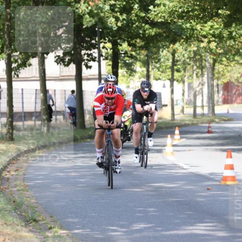 11.08.2024 - GEWOBA Citytriathlon Bremen H.Heesch http://msf.ph/oto/6768981 11.08.2024 10:24:35 Radfahren 2, 18, 67, 68, 88 meine-sportfotos.de